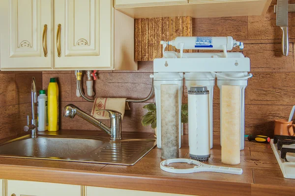 Reverse osmosis system in the kitchen